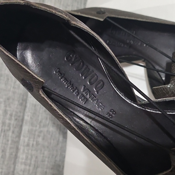 CYDWOQ Black Textured Leather Flats - Picture 3 of 6